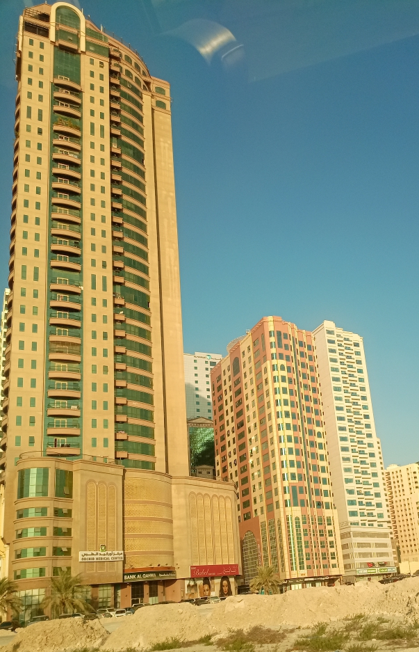 Al Khan Palace Tower — Property for Sale in Sharjah, Al Khan - Image 3