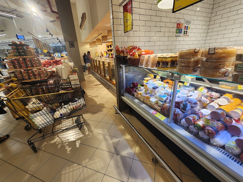 Nesto Hypermarket - King Faisal St — Storage Racks Cabinets in Sharjah, Al Khan - Image 4