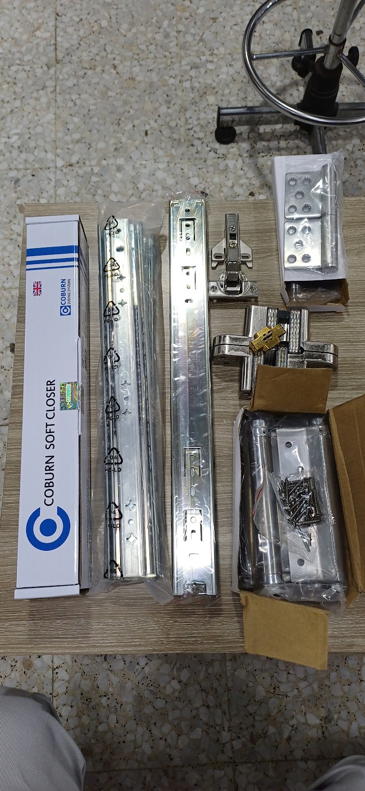 Mansur Brothers LLC — Ladders Workbenches in Sharjah, Al Khan - Image 3