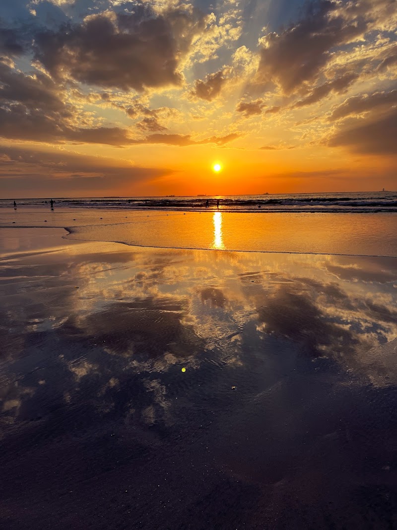 Al Khan Beach — Personal Services in Sharjah, Al Khan - Image 4