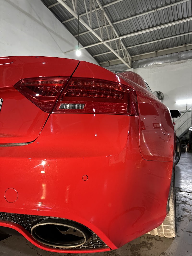 Badar Al Khan Auto Maintenance Workshop — Vehicle Services in Sharjah, Al Khan - Image 3