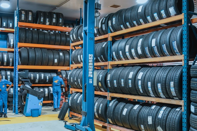 Fasttrack Emarat Al Layyah — Vehicle Services in Sharjah, Al Khan - Image 2