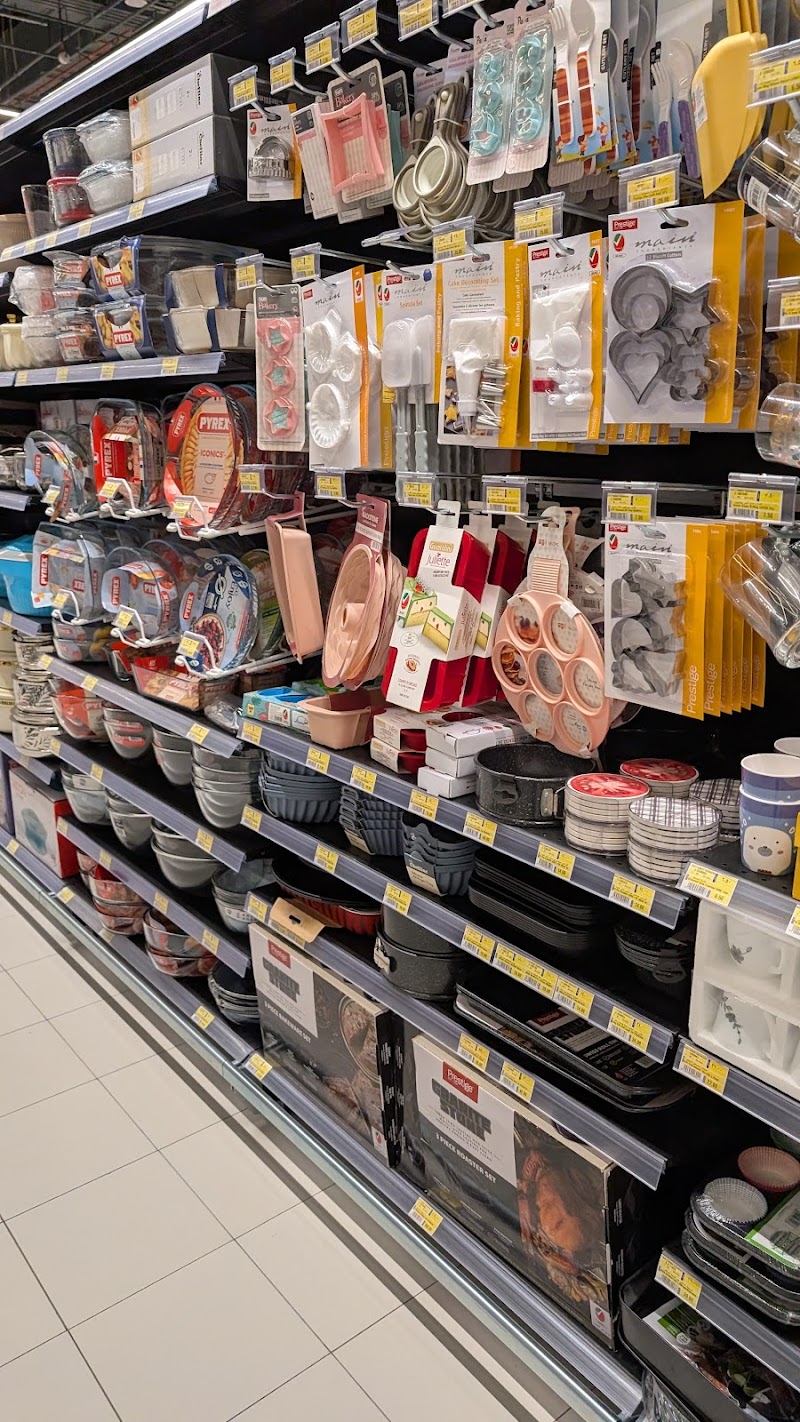 LuLu Hypermarket - Dubai Mall Zabeel — Garden Tools Accessories in Dubai, Downtown - Image 4