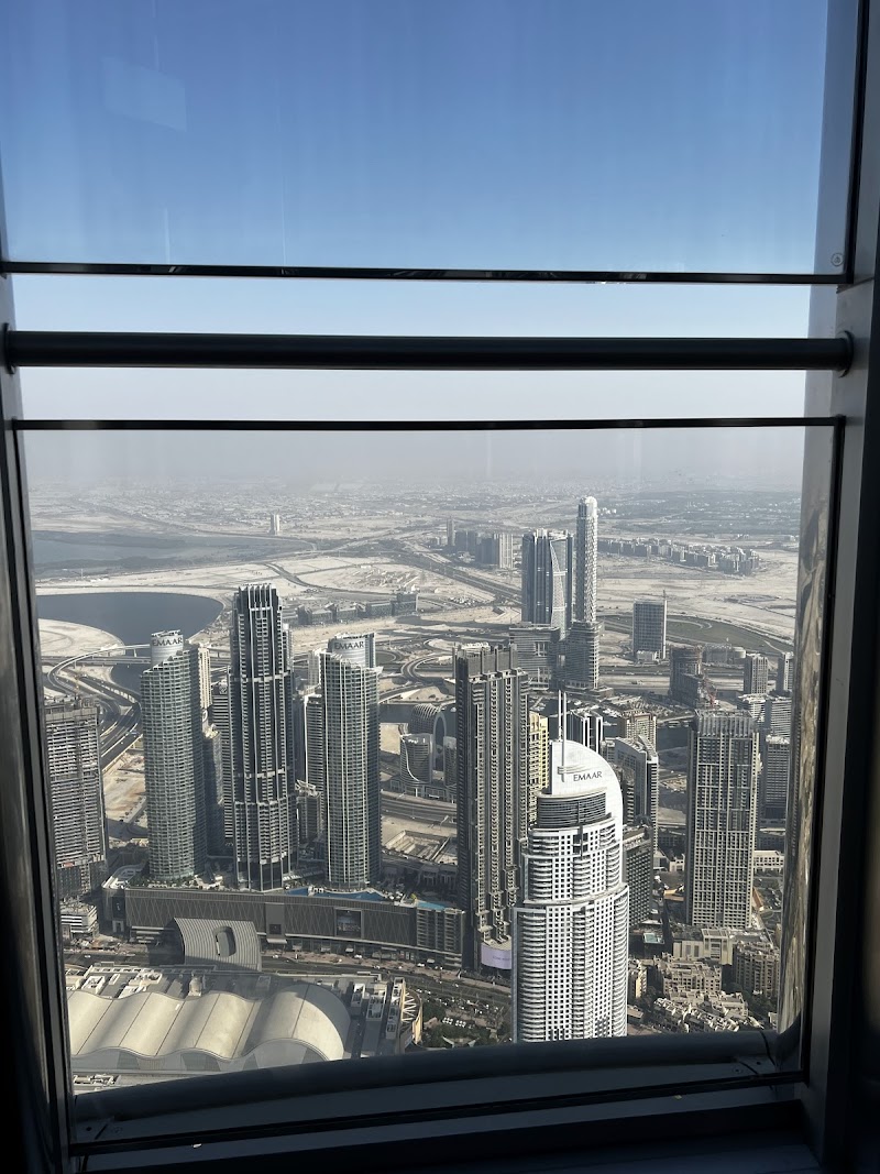 Jumbo Electronics - Dubai Mall — Cables Wires in Dubai, Downtown - Image 3