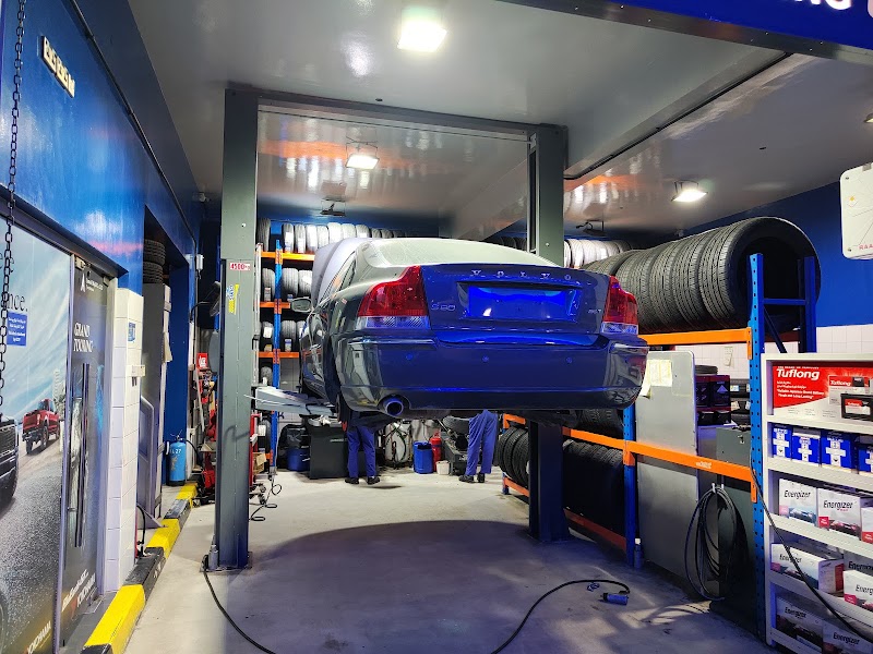 Fasttrack Emarat Al Barsha South — Vehicle Services in Dubai, Al barsha