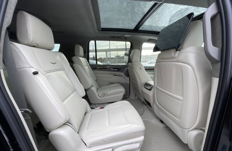 Luxury Chauffeur Services Dubai — Vehicle Services in Dubai, downtown - Image 2