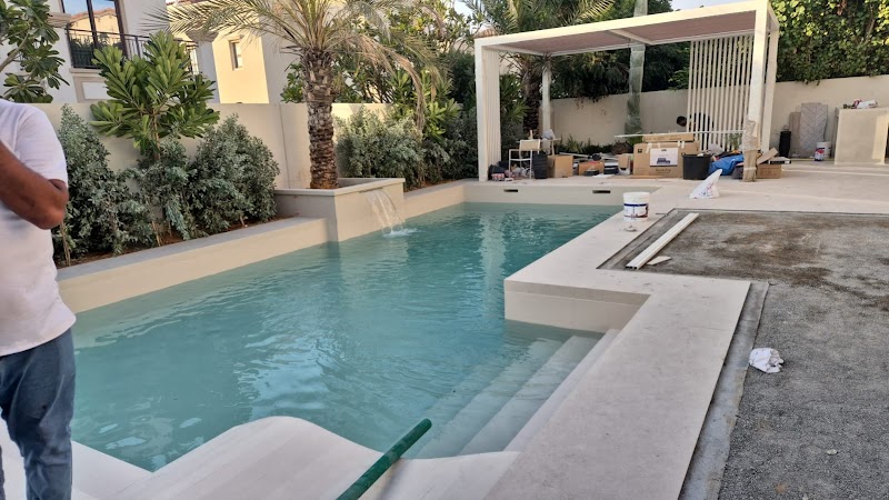 Swimming pool water supplier dubai. — Water Tanker in Dubai, downtown