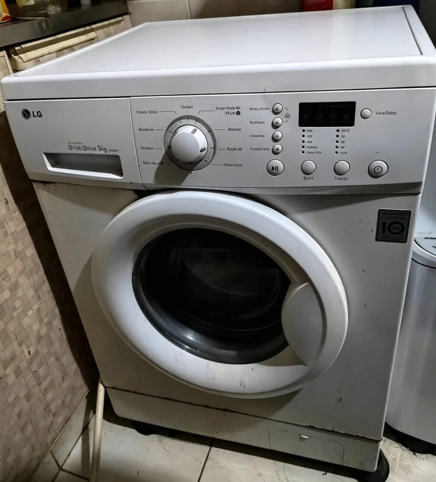 Various furniture items for sale - Image 2
