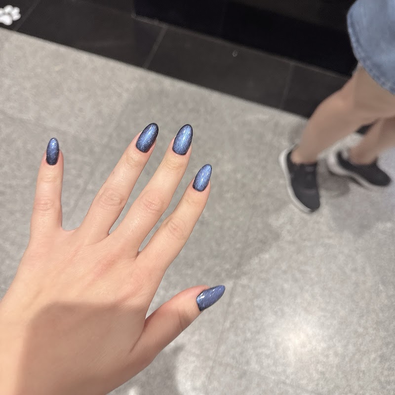 Monroe & Me Beauty Salon (Downtown Branch) — Salon for men and Women in Dubai, Downtown