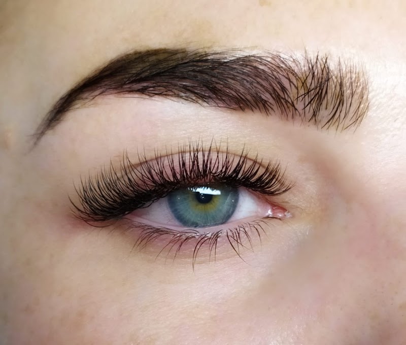 Monroe & Me Beauty Salon (Downtown Branch) — Salon for men and Women in Dubai, Downtown - Image 3