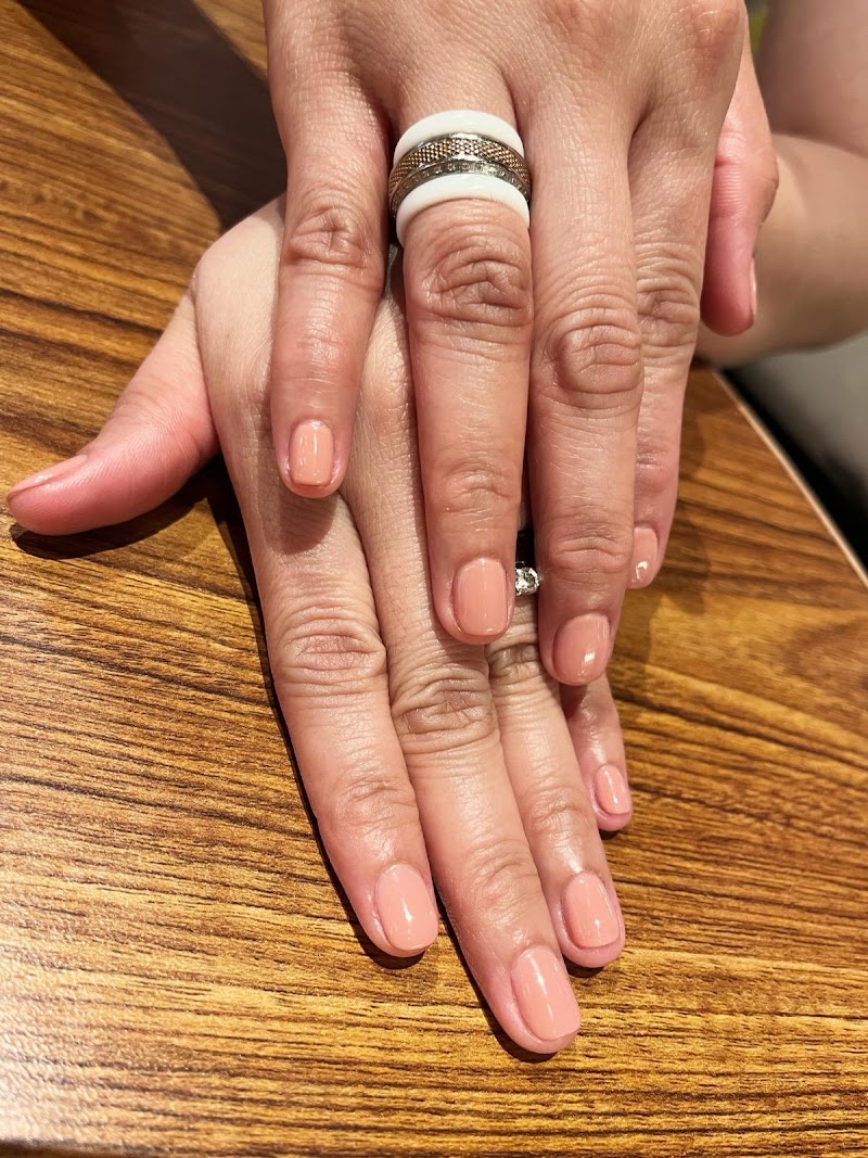 Sisters Beauty Lounge Hair Salon - Dubai Mall — Salon for men and Women in Dubai, Downtown - Image 4