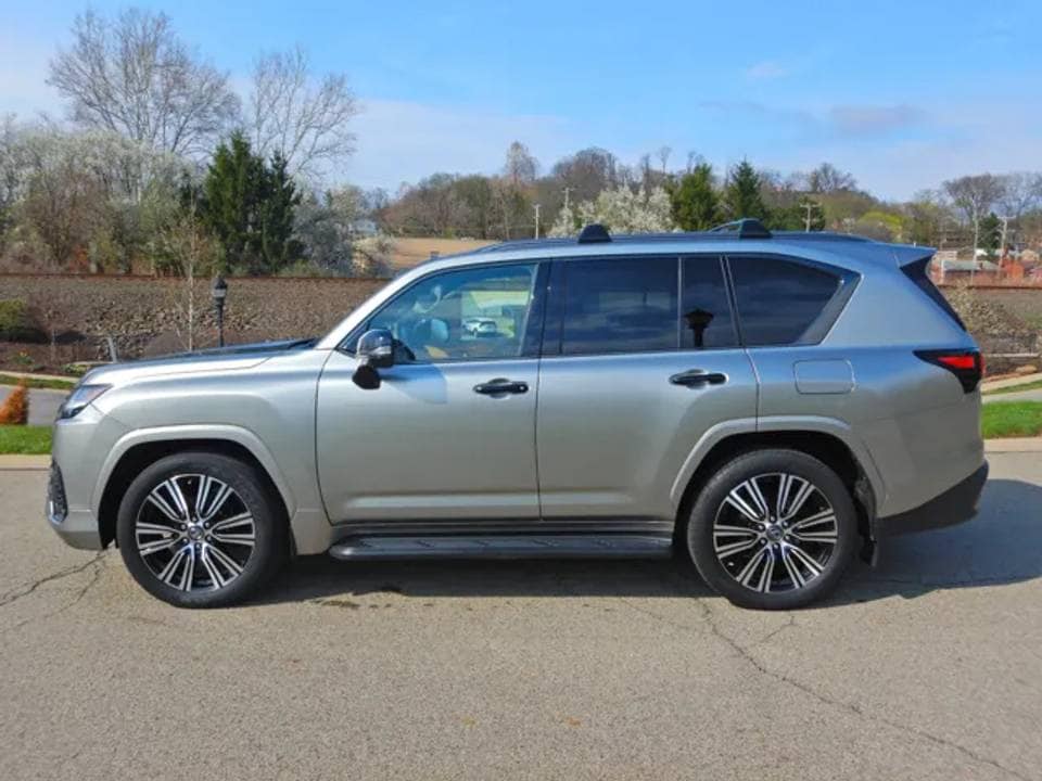2023 lexus LX  - Image 5