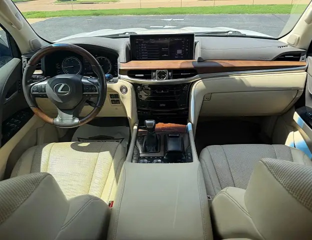 2019 lexus  LX 570 - Image 5