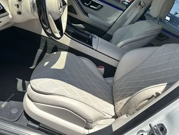 2023 Mercedes Benz c class 300 - Image 3