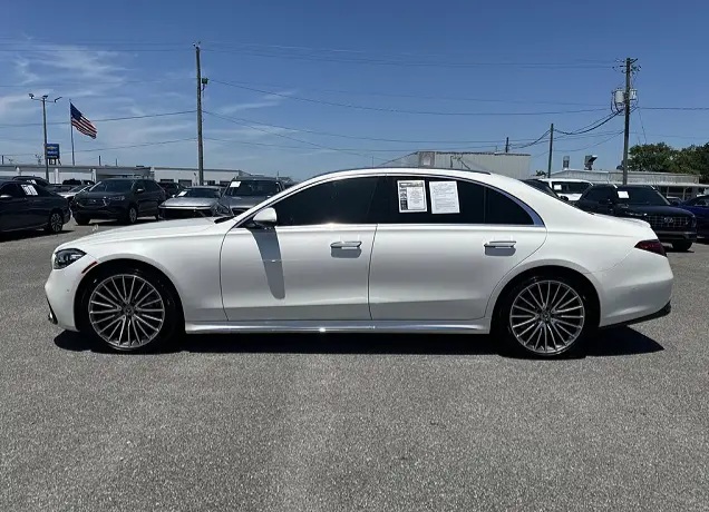 2023 Mercedes Benz c class 300 - Image 6