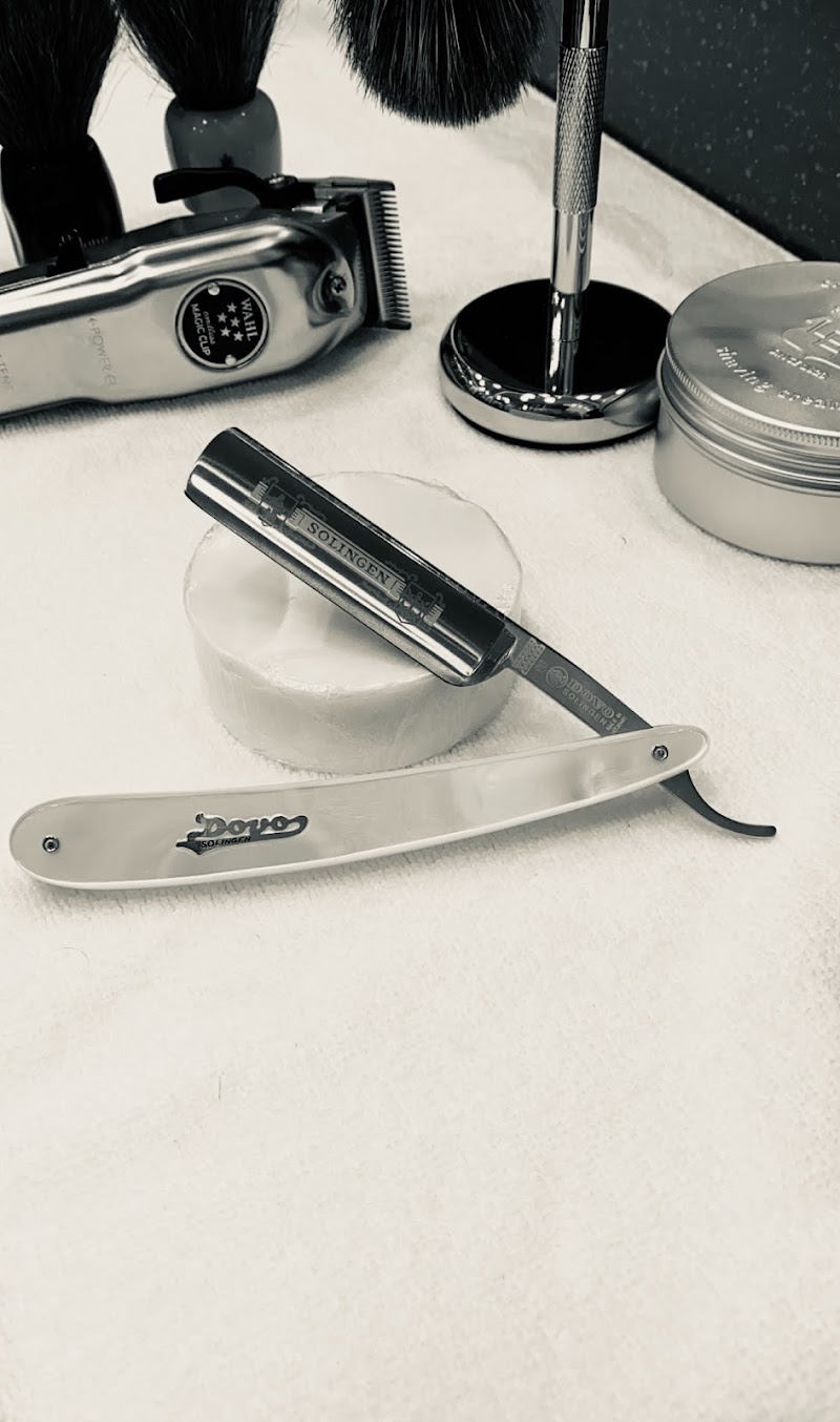 Aqiq Salon (Dubai Downtown) - Barbershop — Salon for men and Women in Dubai, Downtown - Image 4