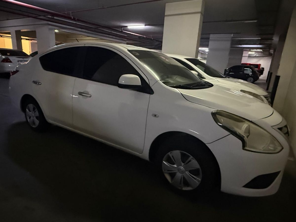 Nissan sunny  - Image 4