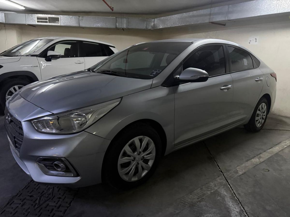 Hyundai Accent - Image 3