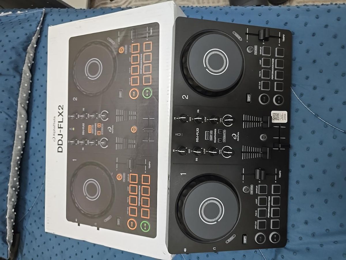 Pioneer DJ DDJ-FLX2 controller