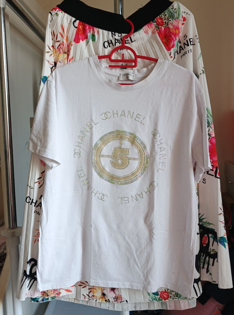 Chanel logo t-shirt