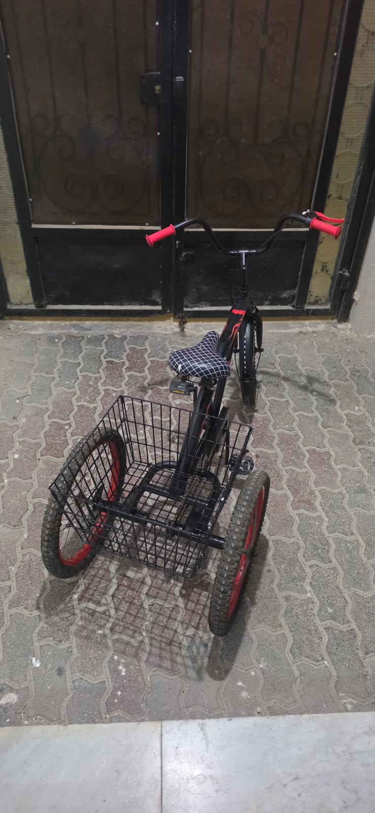 Kids tricycle with basket - Image 2