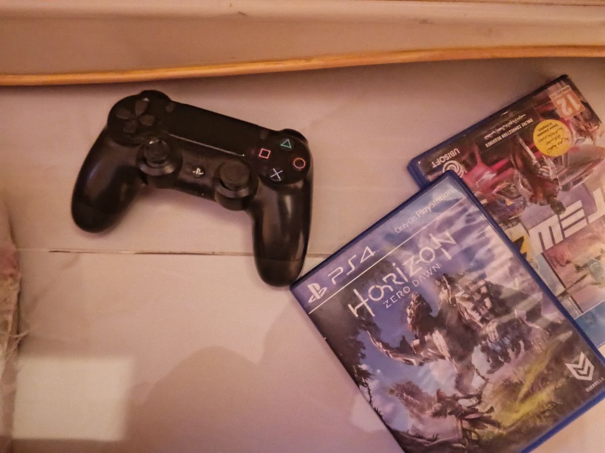 Ps4 slim with 1 CONTROLER and 2 games - Image 5