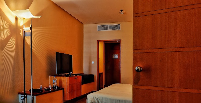 Tiger Building Al Qadesia — Property for Rent in Sharjah, Al Nahda - Image 2