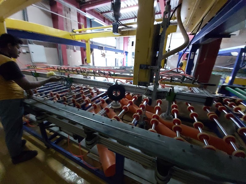 AL GHUSSUN GLASS IND LLC — Glass Mirrors in Sharjah, Al Taawun - Image 2