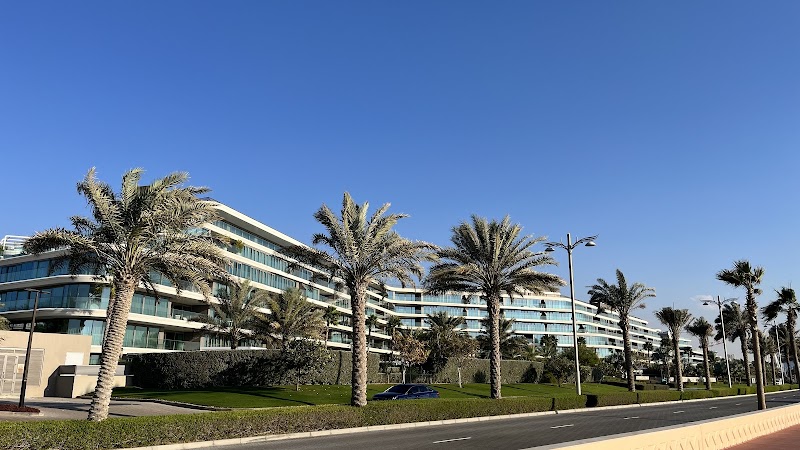 Avis Rent a Car UAE - Sharjah Expo — Cars in Sharjah, Al Taawun - Image 5