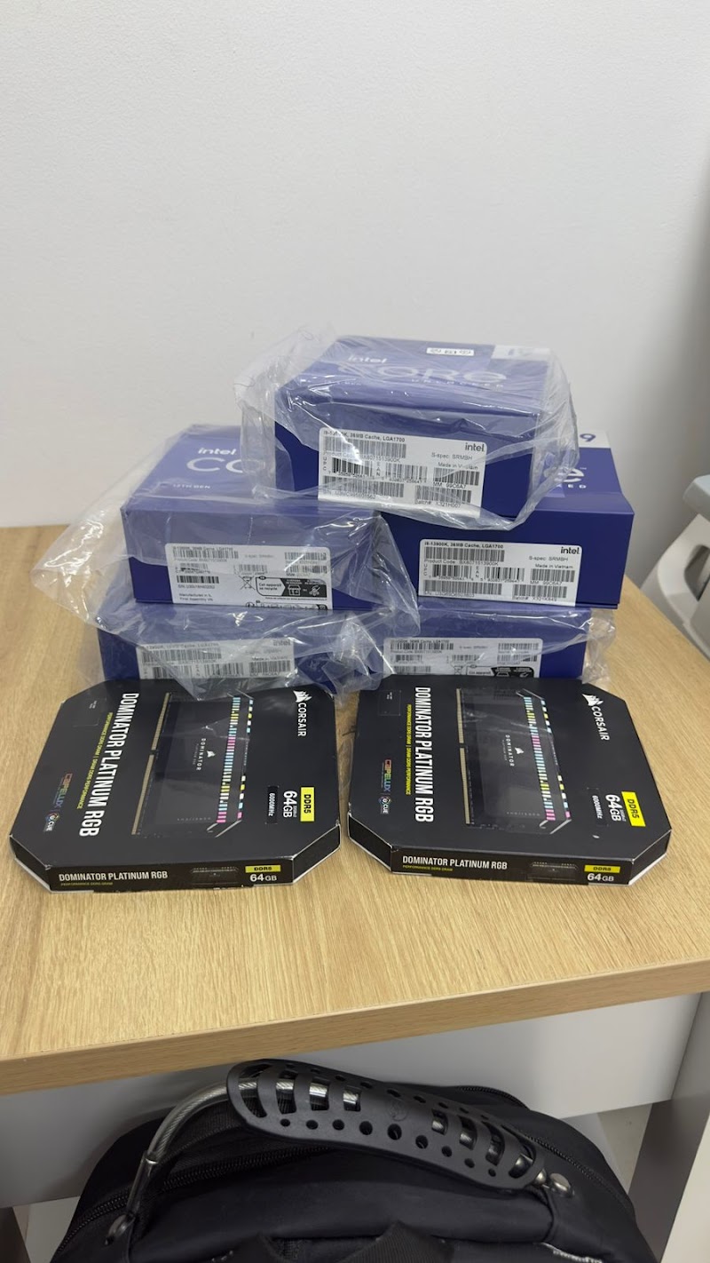 AMANOON IT TRADING LLC — Projectors Monitors in Sharjah, Al Taawun