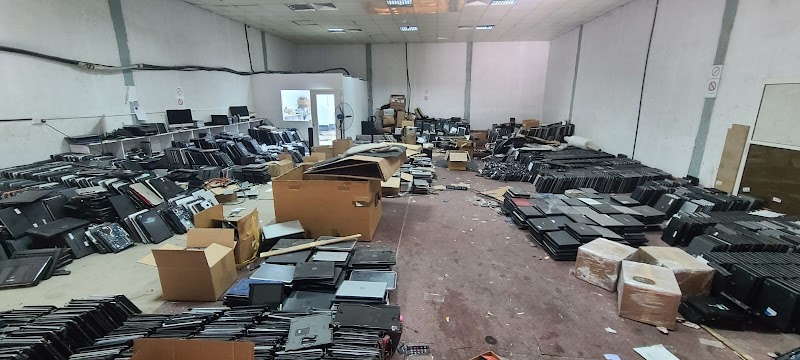 DAR AL FAKHR USED ELECT DEVICES TR. — Electronics Appliances in Sharjah, Al Taawun - Image 2