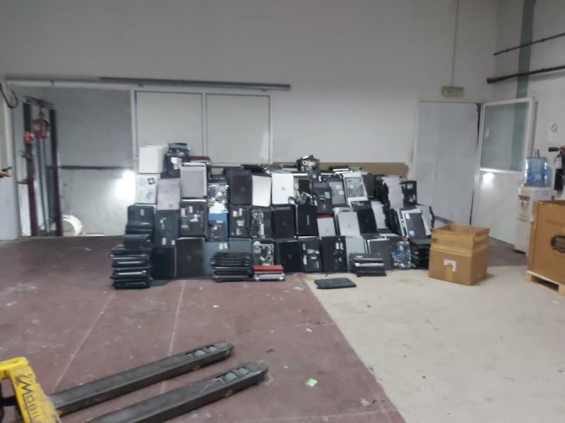 DAR AL FAKHR USED ELECT DEVICES TR. — Electronics Appliances in Sharjah, Al Taawun - Image 5