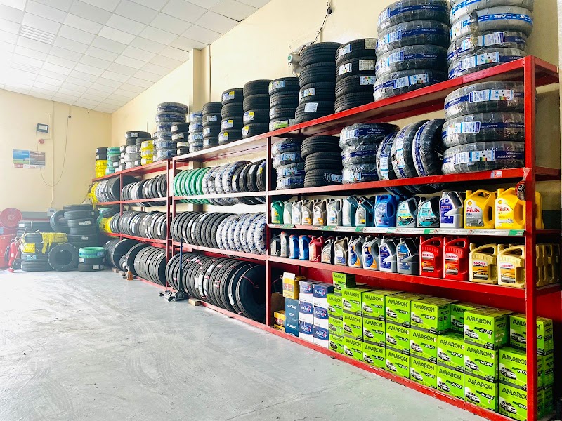 RAYAN OIL CHANGE AND BATTERY HUB — Batteries & Lubricants in Sharjah, Al khan - Image 3