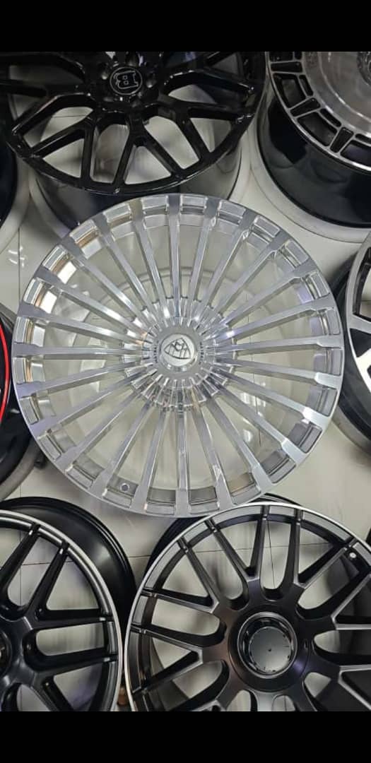 رنقات و تایرات — Batteries & Lubricants in Sharjah, Al Nahdah - Image 2