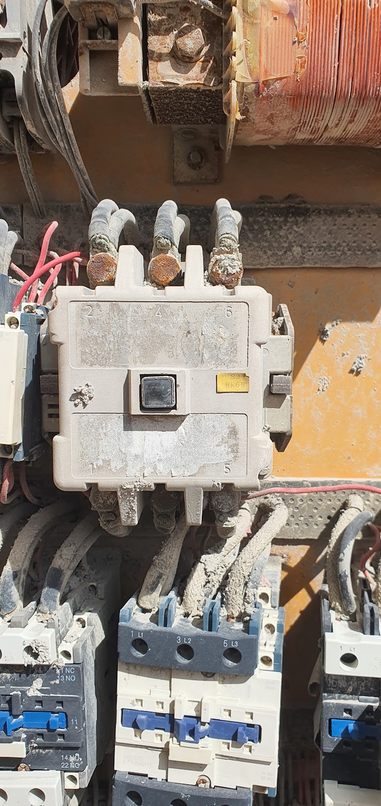 Bright Spot Laundry — Maintenance Services in Sharjah, Al Taawun - Image 5