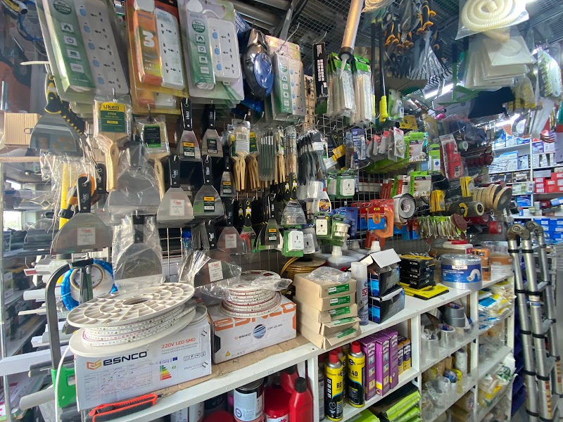 Rukn Al Burhan Hardware & Building Materials Shop — Tool Sets Kits in Sharjah, Al Taawun - Image 2