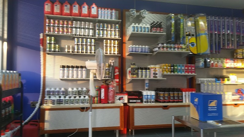 Fasttrack Emarat Taqniya — Vehicle Services in Sharjah, Al Nahda - Image 4