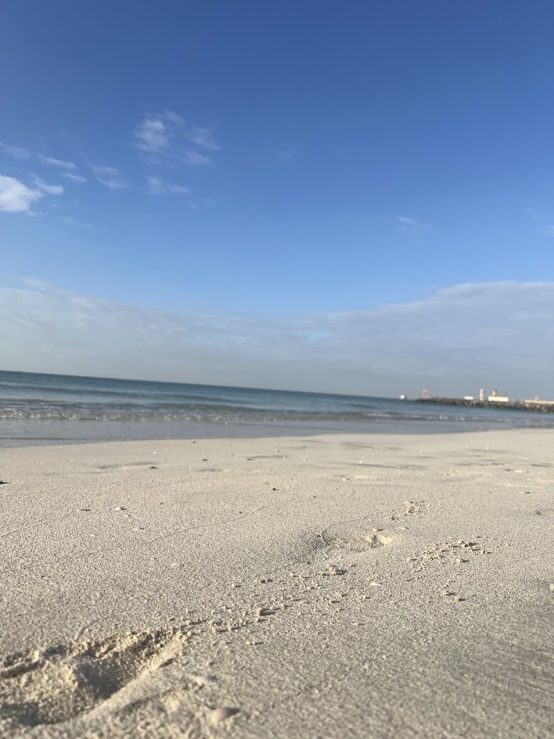 Al Khan Beach Park — Cars in Sharjah, Al Khan - Image 4