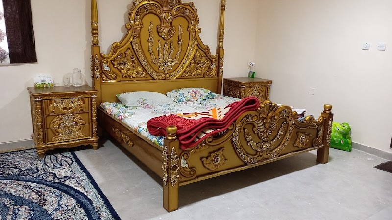 Uzair Used Furniture And Electronic Buyer — Office Furniture in Sharjah , Al Khan - Image 2