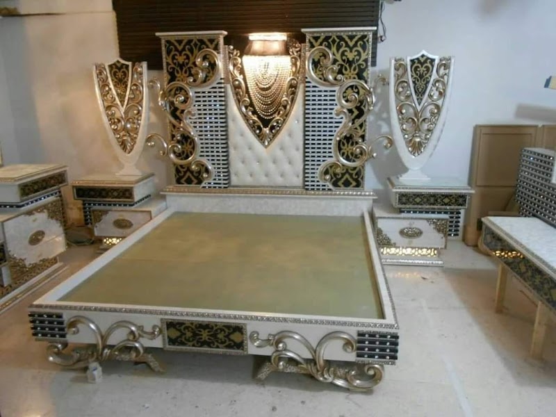 Uzair Used Furniture And Electronic Buyer — Office Furniture in Sharjah , Al Khan - Image 3