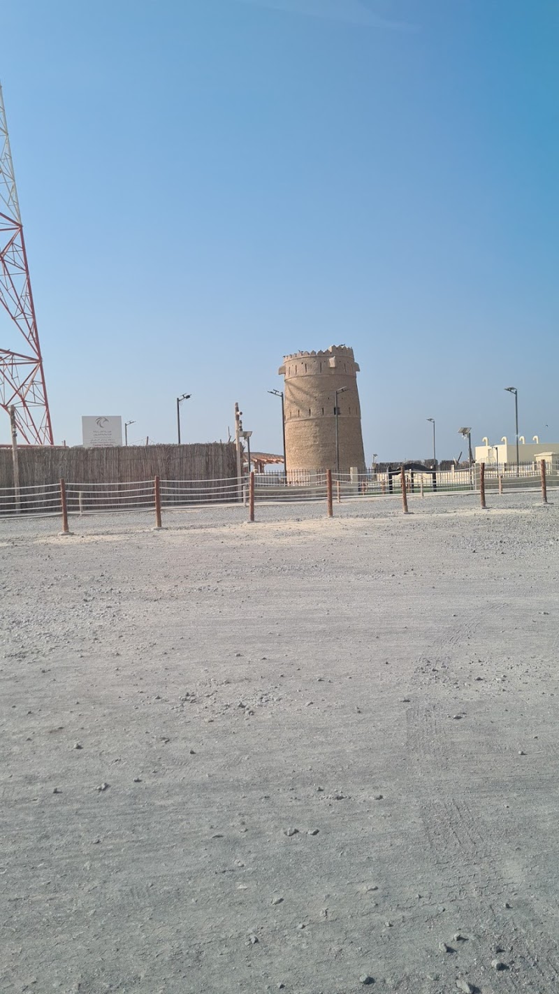 Al Khan Beach Entrance — Cars in Sharjah, Al Khan - Image 3
