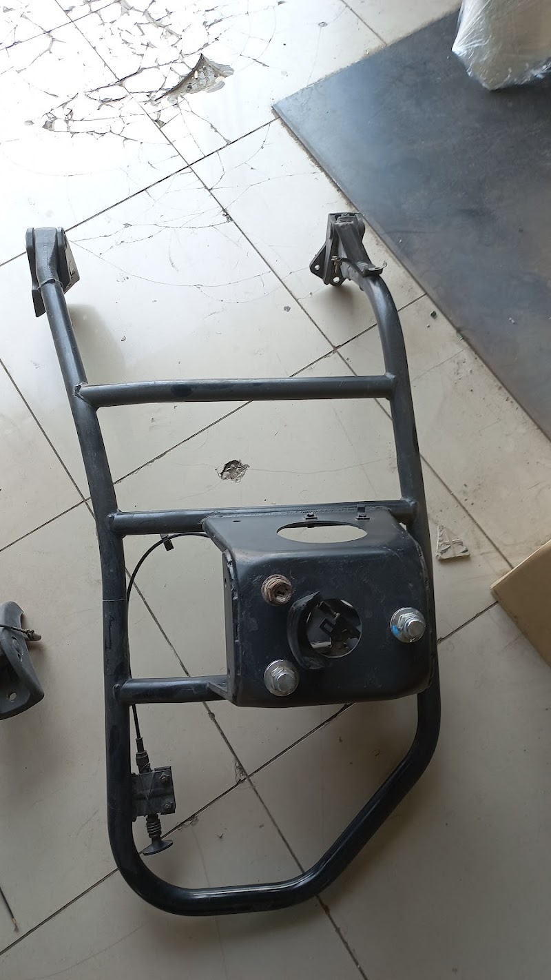 Al Falak New Auto Spare Parts L.L.C — Marine Vehicle Parts Accessories in Sharjah, Al Khan - Image 2